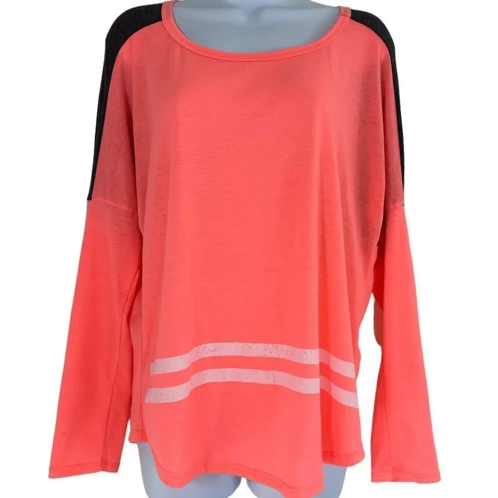 Free Kisses Graphic Get Fit Long Sleeve Activewear Streetwear Top Junior’s Large - Picture 6 of 7